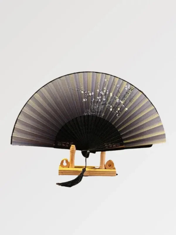 abanico negro estilo japonés sukuna