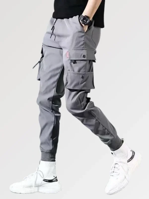 pantalones grises de estilo urbano techwear