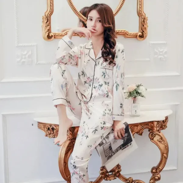 pijama de seda japonesa beige