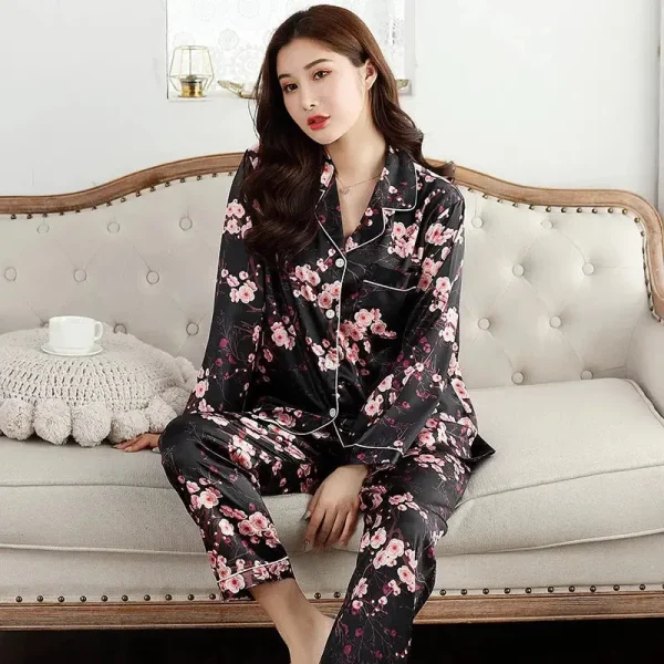 pijama de seda japonesa negra