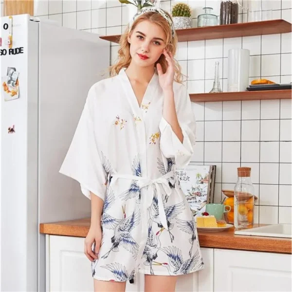 pijama blanco estilo kimono japonés