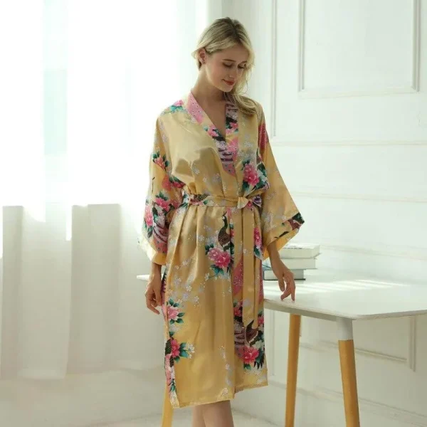 kimono japonés amarillo de pijama largo