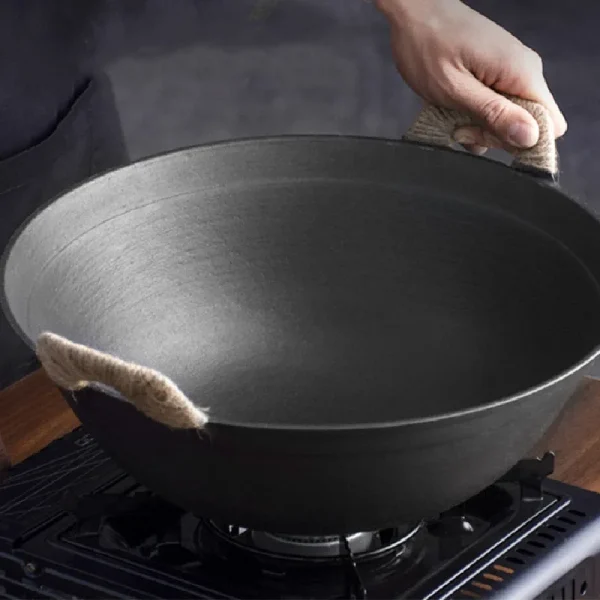 sartén wok de hierro fundido