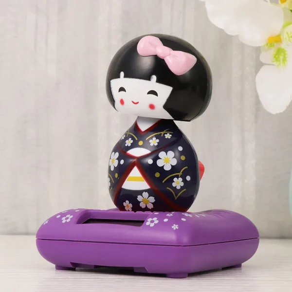 muñeca Kokeshi de madera