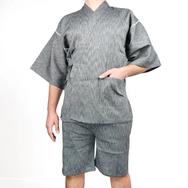 hombre japonés jinbei