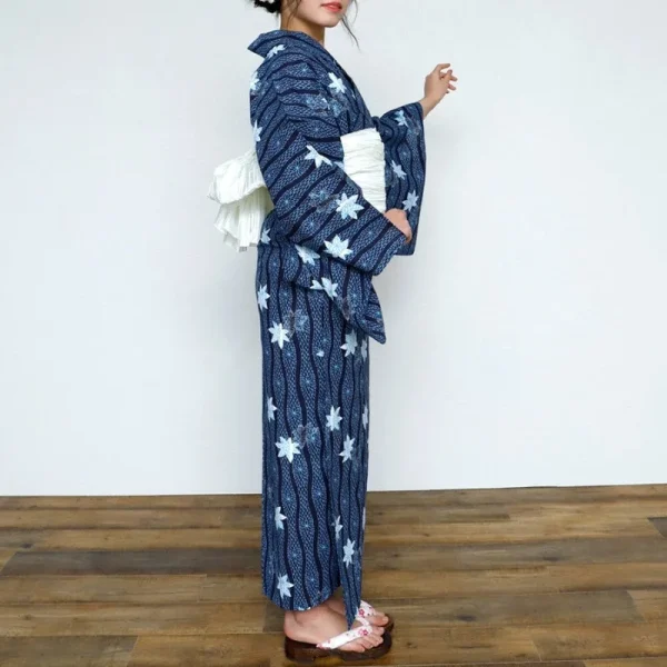 kimono japonés para mujer en azul