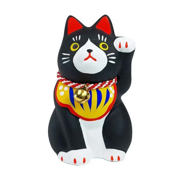 gato de la suerte negro