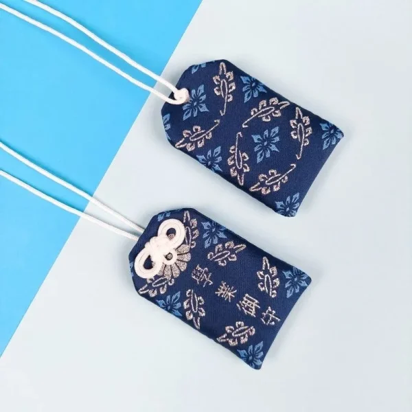 Omamori Blue para el éxito académico