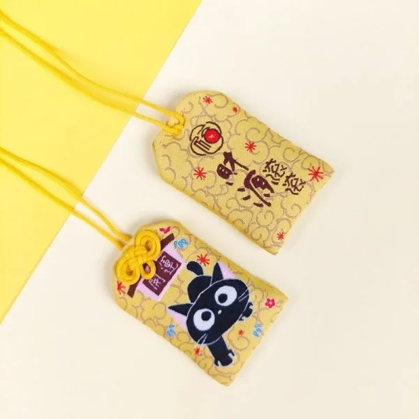 gato negro kawaii omamori