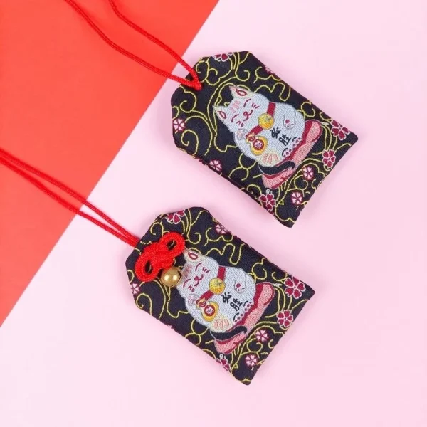 omamori maneki neko negro