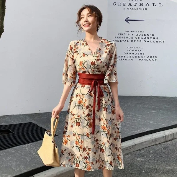 vestido japonés con estampado floral