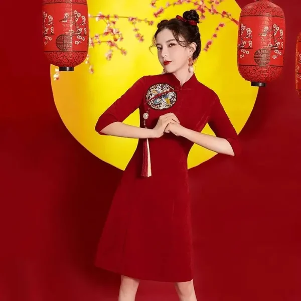 vestido corto japonés moderno