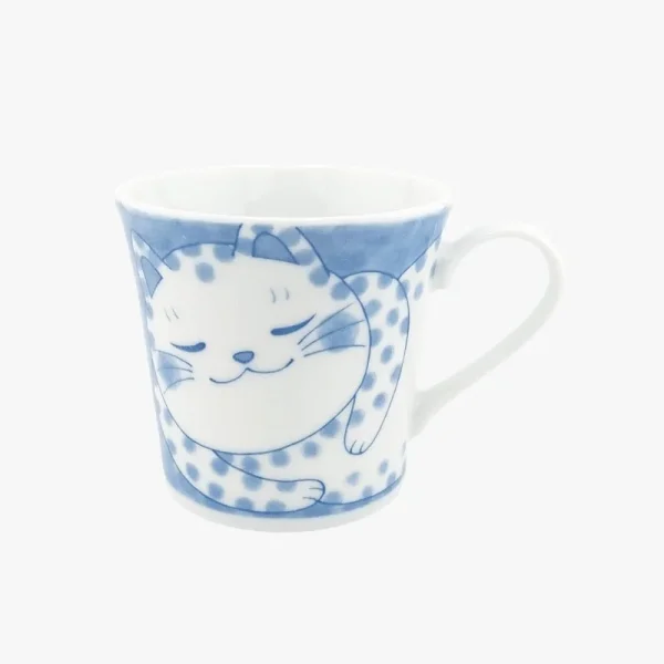 taza japonesa con diseño de gato y lunares